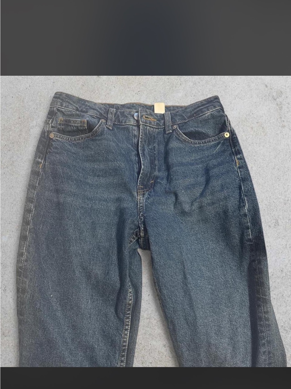 Old Navy Women's Straight Leg Jeans in Dark Blue Wash - Picture 4 of 4